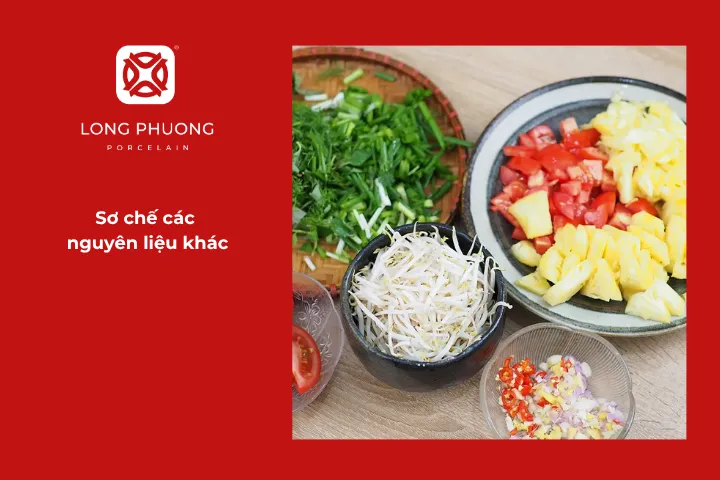 Sơ chế các nguyên liệu khác cho món cá thu nấu canh chua với dứa