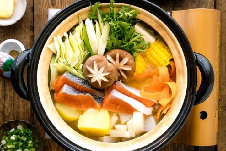 Mách bạn 5 cách nấu lẩu cá hồi ngon nhất tại nhà