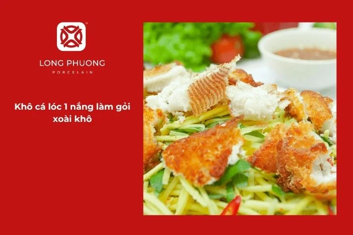 Gỏi xoài trộn khô cá lóc giòn rụm