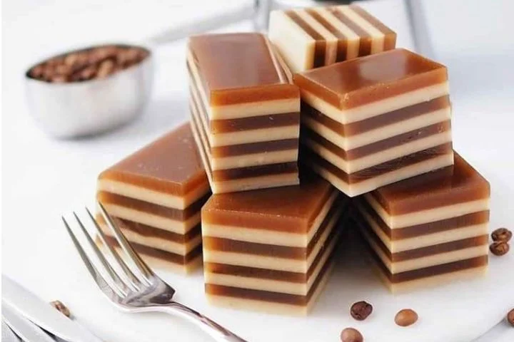 Bí quyết làm bánh da lợn cà phê dẻo thơm, từng lớp nâu vàng óng ánh