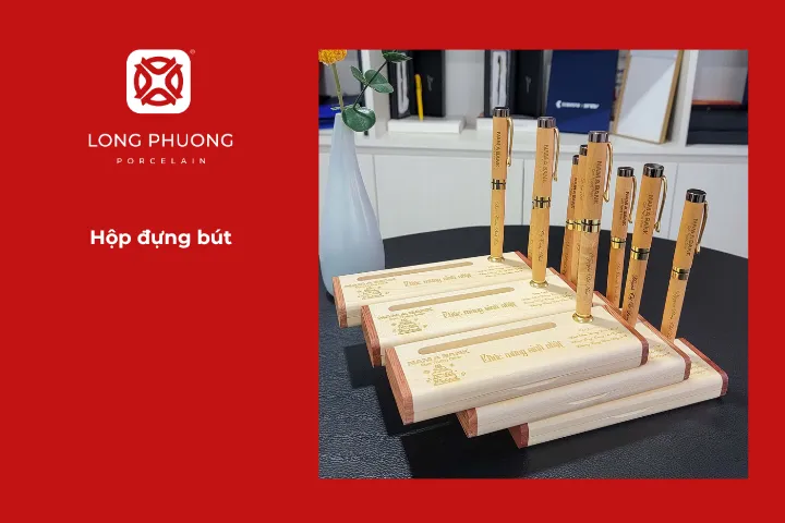 Hộp đựng bút là món quà vừa thực tế vừa giúp gợi nhắc đối tác về sự hợp tác mỗi ngày