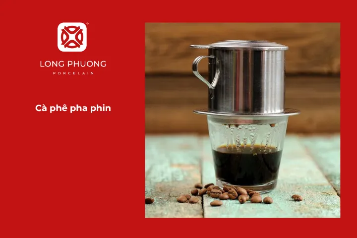 Cà phê phin là gợi ý vừa tỉnh táo vừa thư giãn cho những ai đang phân vân nên uống nước gì vào mùa đông