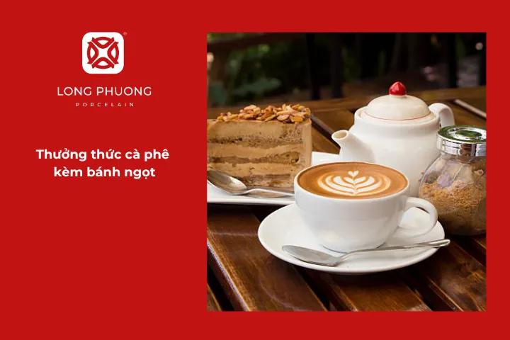 Một lát bánh ngọt béo mềm kết hợp cùng ly cà phê nóng là lựa chọn hoàn hảo cho buổi sáng