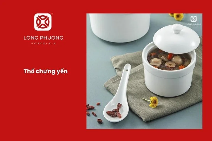 Thố chưng yến sứ trắng sang trọng đặt trong hộp quà Giáng sinh