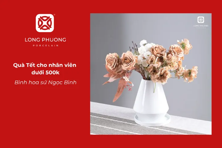 Bình hoa sứ Ngọc Bình tạo điểm nhấn cho không gian và thể hiện sự trân trọng từ doanh nghiệp