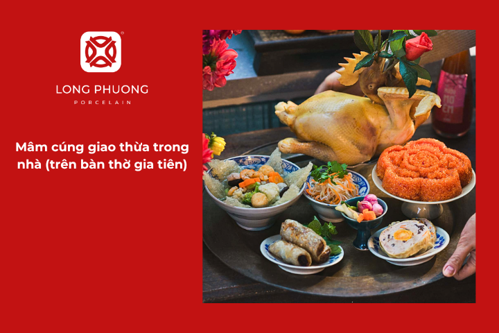 Mâm cúng giao thừa trong nhà được bày biện trang nghiêm trên bàn thờ gia tiên, thể hiện lòng hiếu kính và truyền thống Tết Việt
