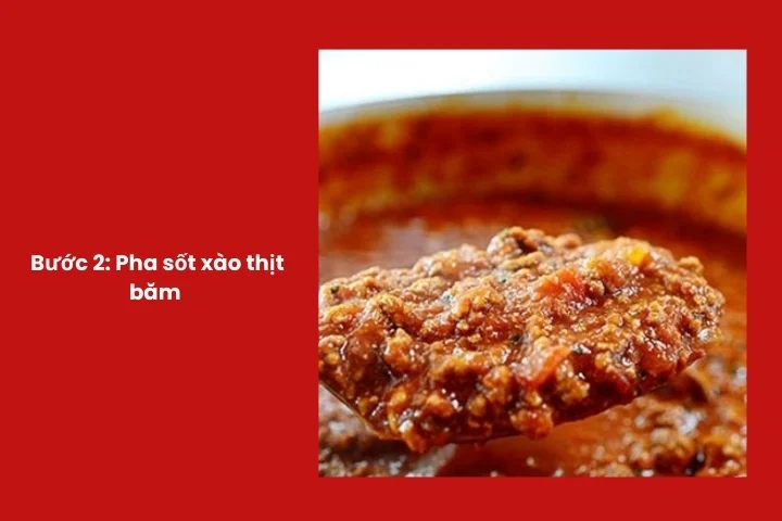 Pha sốt xào đậm đà cho món thịt băm xào lá quế kiểu Thái