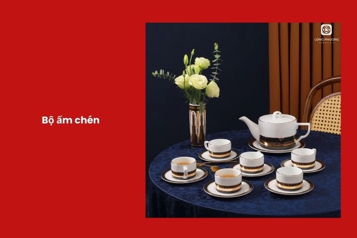 Bộ ấm chén truyền thống phù hợp tặng nữ giới dịp lễ Tết