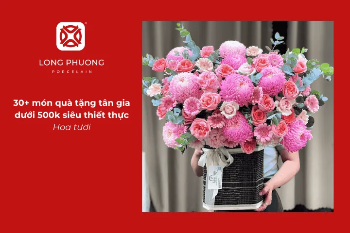 Hoa tươi mang lại sắc màu mới và năng lượng tích cực cho ngôi nhà mới