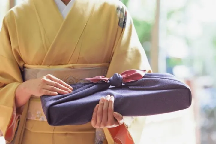 15+ gợi ý tặng quà cho đối tác Nhật ý nghĩa và đậm đà bản sắc