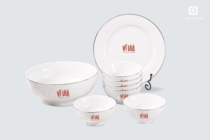 Bộ đồ ăn sứ viền vàng in logo sang trọng và đẳng cấp