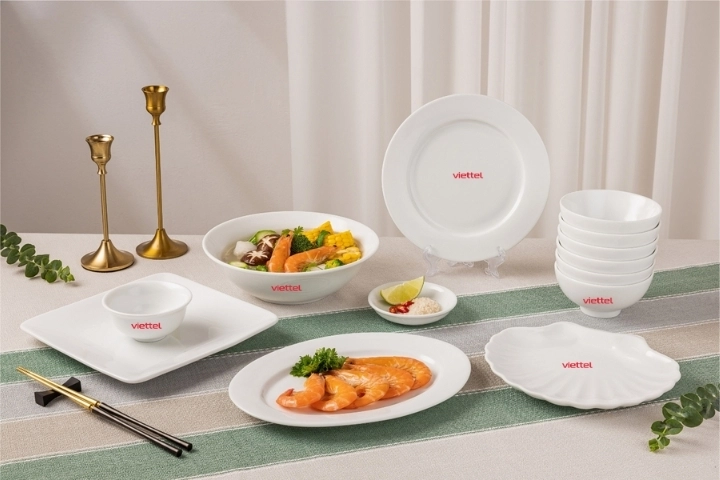 Bộ bàn ăn sứ in logo làm quà tặng doanh nghiệp sang trọng và bền đẹp