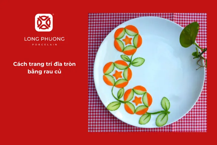 Rau củ tươi được sắp xếp và cắt tỉa khéo léo giúp món ăn thêm hài hòa và bắt mắt