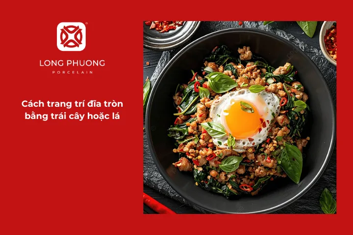 Trái cây và lá ăn được mang lại cảm giác tươi mới cho món ăn trên đĩa tròn