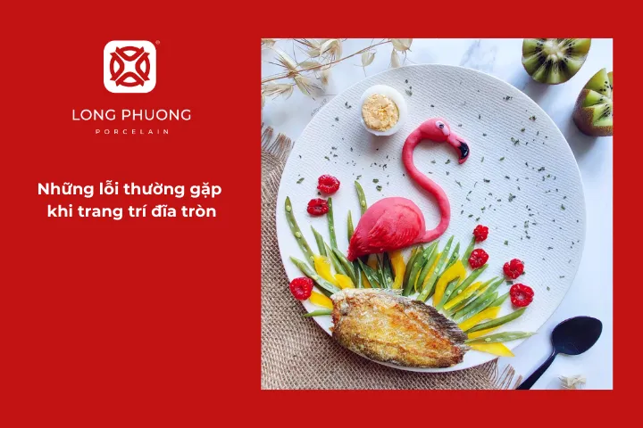 Các lỗi phổ biến khi trang trí đĩa tròn khiến bố cục rối và làm lu mờ món chính
