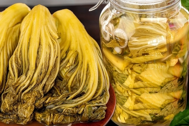 Cách muối dưa cải ngon vàng giòn chuẩn truyền thống tại nhà
